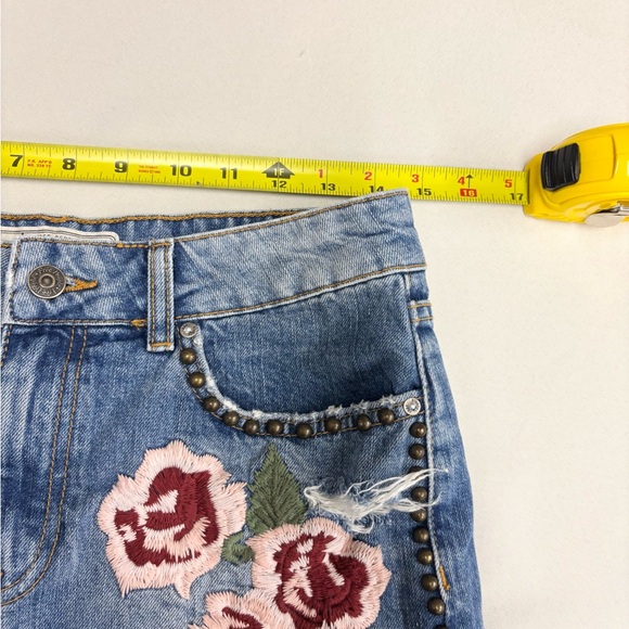 Free People Blue Denim floral embroidered Skirt size 26 - Picture 7 of 7